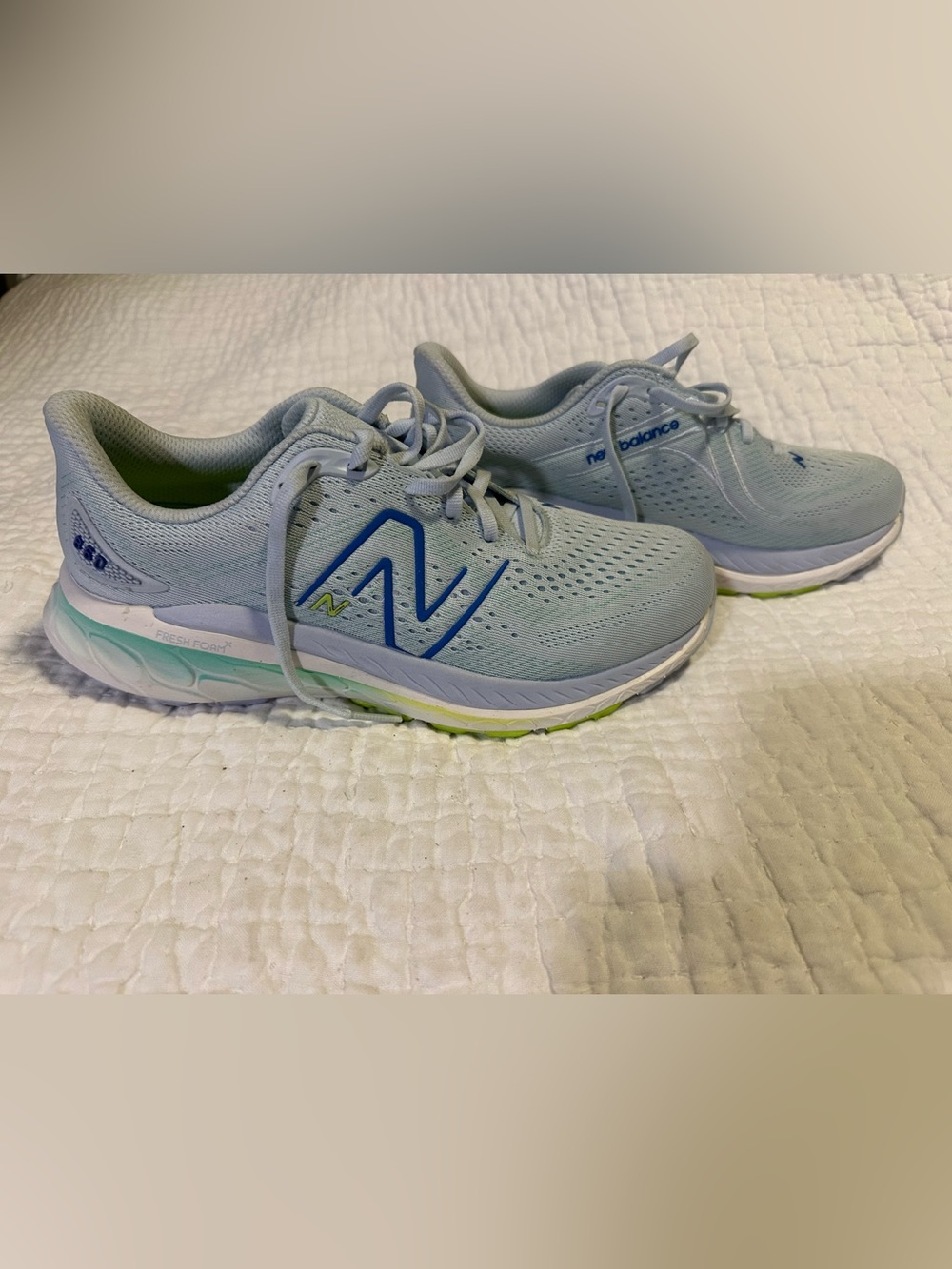 New Balance Women's Blue Running Sneakers with Blue Logo
